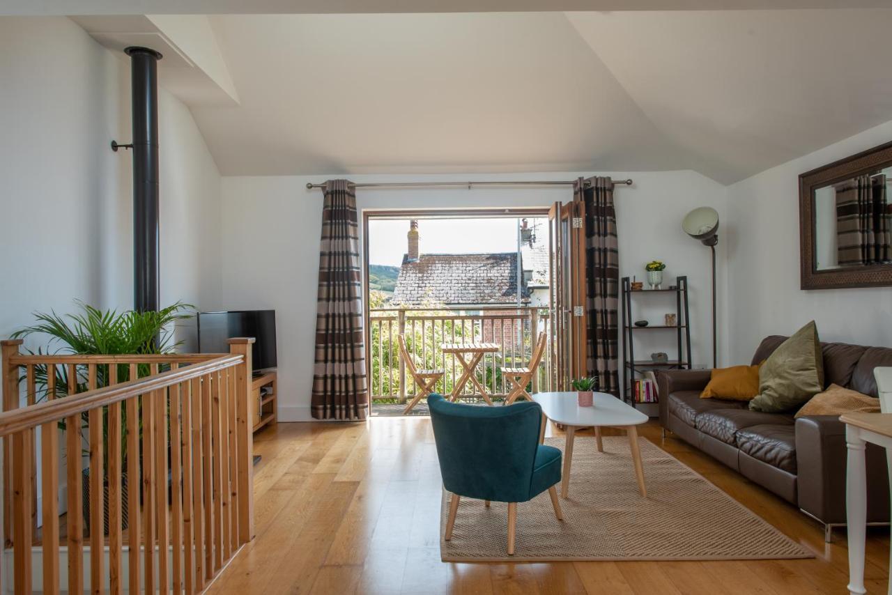 Modern, Well Placed House Walkable To & Town Holiday home