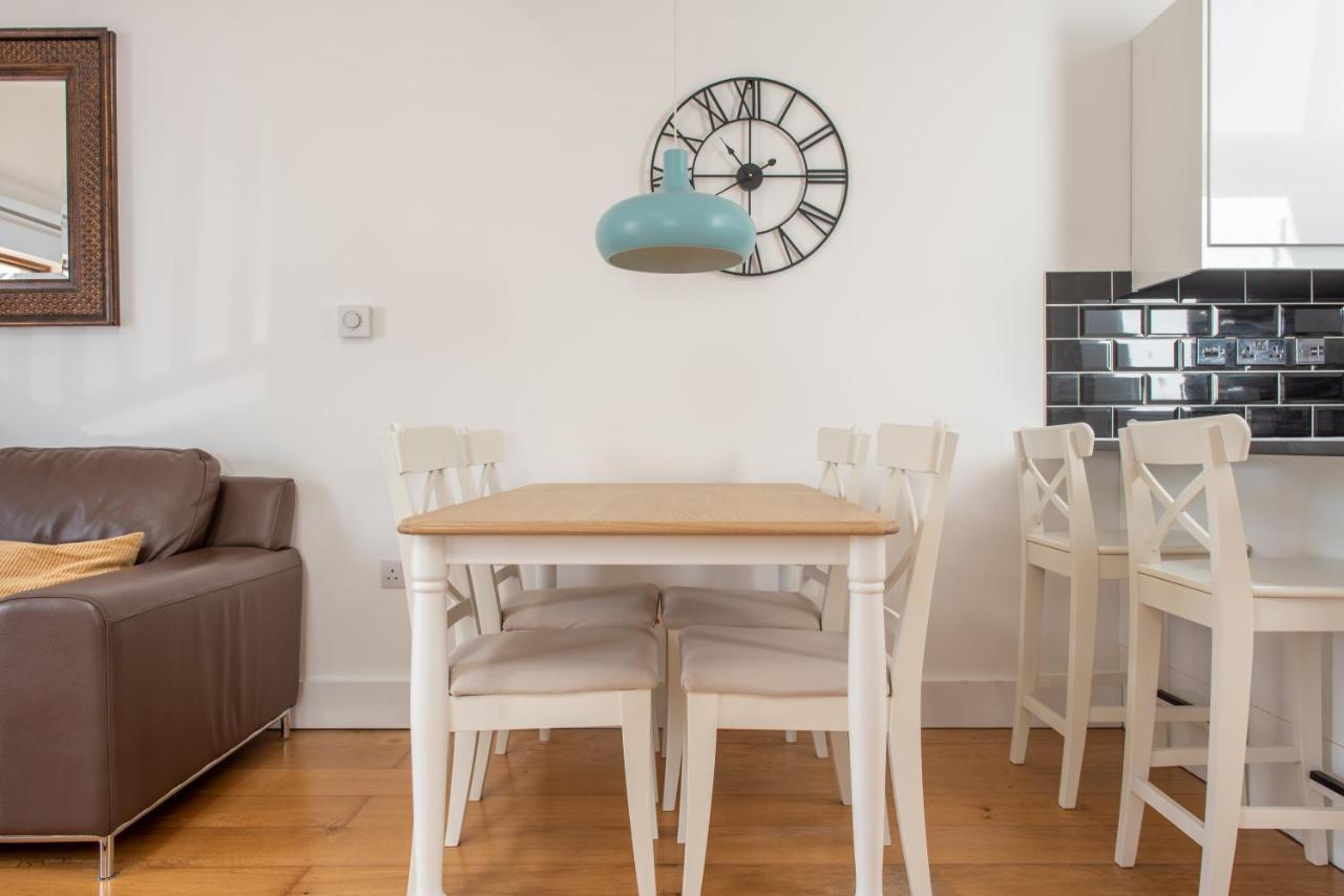 Ferienhaus Modern, Well Placed House Walkable To & Town Lyme Regis