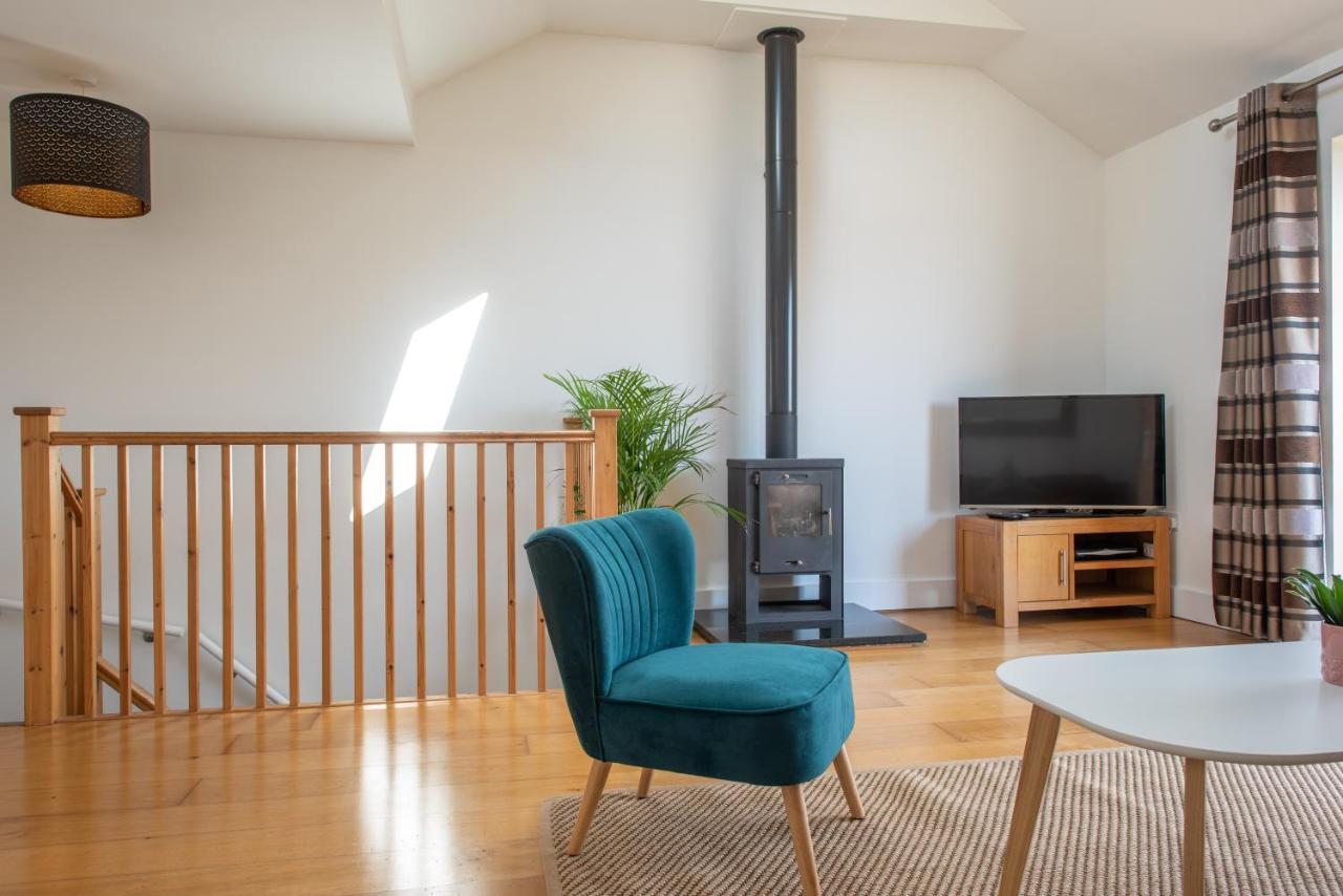 Ferienhaus Modern, Well Placed House Walkable To & Town